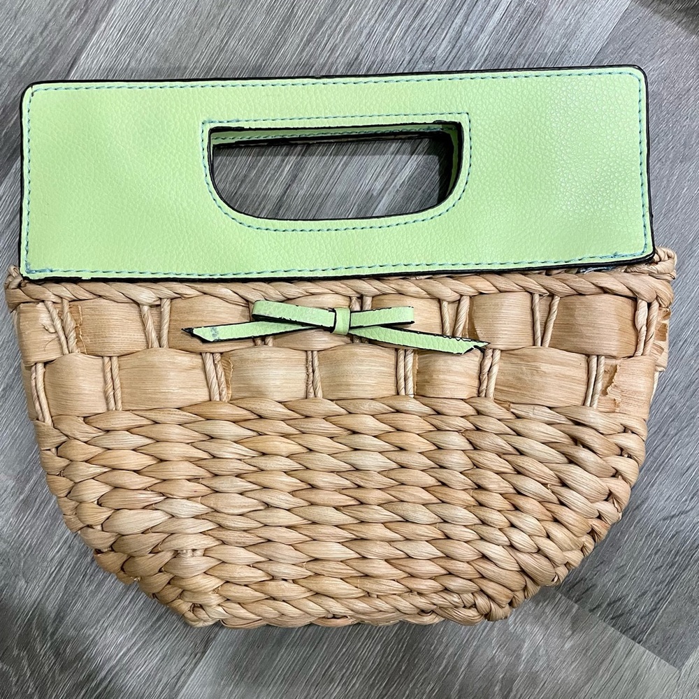 Basket style purse with handles